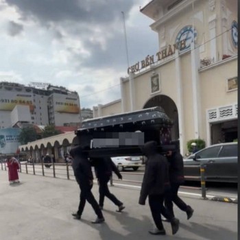 Khởi tố vụ quan tài diễu phố ở quận 1: Câu view ảo, hậu quả thật