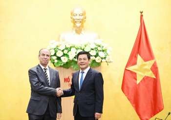 Bộ trưởng Nguyễn Hồng Diên: Đẩy nhanh tiến độ dự án công viên năng lượng mặt trời tại Cuba