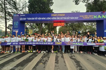 Chùm ảnh: Bộ Công Thương tổ chức giải chạy hưởng ứng Giờ Trái đất 2025
