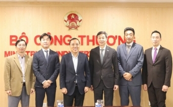 Thứ trưởng Nguyễn Hoàng Long làm việc với GS Energy về dự án điện khí LNG Long An