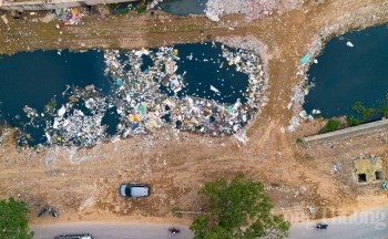 Hà Nội: Trạm bơm Yên Nghĩa 7.466 tỷ đồng ngổn ngang rác thải