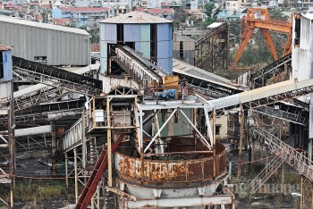 Quảng Ninh: Cận cảnh khối tài sản hàng tỷ đồng xuống cấp bên bờ vịnh Hạ Long