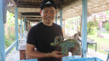 Quảng Nam: Người nghệ nhân thổi hồn cho gỗ lũ