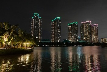 Signify thắp sáng mặt tiền Ecopark Hưng Yên về đêm