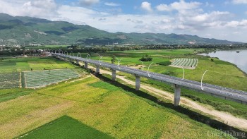 Thông xe kỹ thuật hai cây cầu Sông Thu và An Bình: Nối nhịp bờ vui