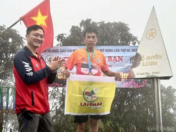 Lai Châu: Hơn 300 vận động viên tham dự giải leo núi chinh phục đỉnh Đỗ Quyên