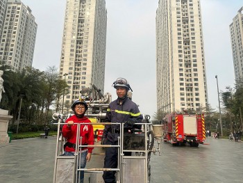 Hà Nội: Hàng nghìn cư dân thực hành phòng cháy chung cư