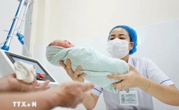 Từ 20/3, đảng viên sinh con thứ ba không bị kỷ luật