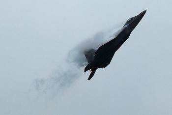 Hoa Kỳ chê máy bay F-22 Raptor