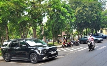 Kẻ vạch, thu tiền, báo lỗ: Khó thế cũng làm được!