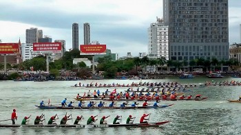 Đà Nẵng: Sôi động giải đua thuyền truyền thống 2025