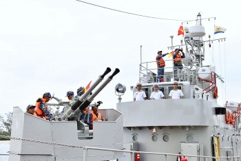 Nhiều hoạt động huấn luyện diễn ra tại Vùng 5 Hải quân