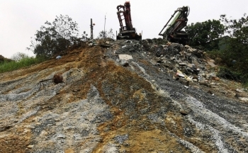 Hà Nội: Ai đang 'bức tử' sông Hồng?