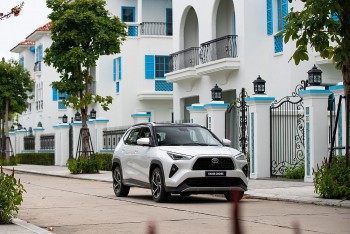 Thị trường ô tô giảm giá mạnh, khách hàng hưởng lợi lớn