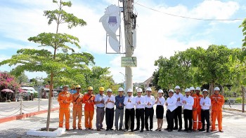 Gắn biển công trình kỷ niệm 50 năm thành lập EVNCPC