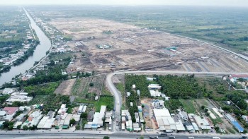 Loạt doanh nghiệp bất động sản phía Nam đua nhau 'bung hàng'