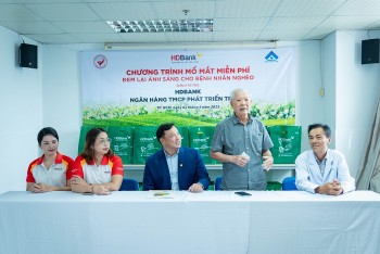 HDBank mang ánh sáng tới 1000 bệnh nhân nghèo trong năm 2025