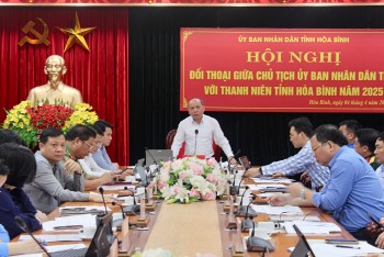 Chủ tịch tỉnh Hòa Bình đối thoại với thanh niên