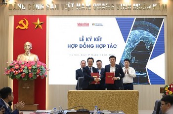 FPT Long Châu và Báo Nhân Dân ký kết hợp tác - chung tay vì sức khỏe cộng đồng