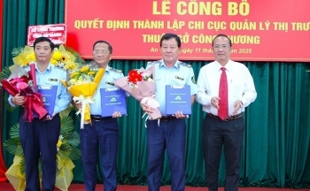 Tin nhân sự 11/4: Công tác cán bộ tại An Giang và Sóc Trăng