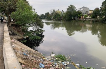 Thanh Hóa: Chợ đầu mối Đông Hương xả thải trái phép, gây ô nhiễm môi trường