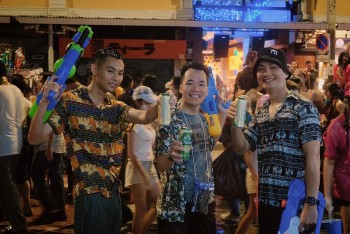 Khách Việt sốt tour Thái Lan vì lễ hội té nước Songkran