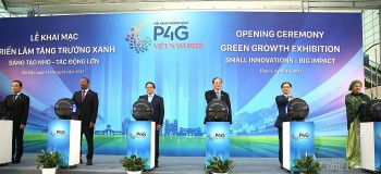 Thủ tướng Phạm Minh Chính tham dự triển lãm tăng trưởng xanh