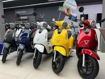 Giá bán xe máy điện được điều chỉnh giảm trong tháng 4