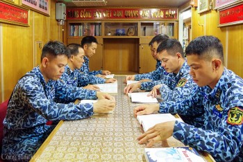 Đọc sách: Thói quen nuôi dưỡng tinh thần chiến sĩ Hải quân