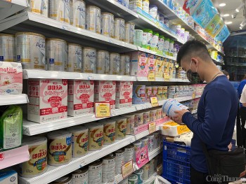 Sau vụ sữa giả: Cẩn trọng để giữ niềm tin, thị trường
