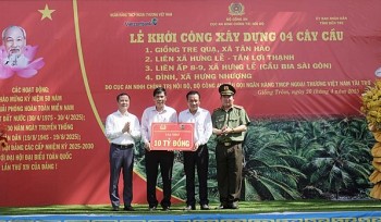 Vietcombank tài trợ 10 tỷ đồng xây dựng 4 cầu giao thông nông thôn tại Bến Tre