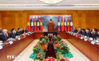 Chủ tịch Quốc hội Lào mong muốn Việt Nam chia sẻ kinh nghiệm tinh gọn bộ máy