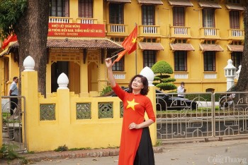 Cờ đỏ sao vàng - concept 'cháy' nhất những ngày đại lễ 30/4 - 1/5