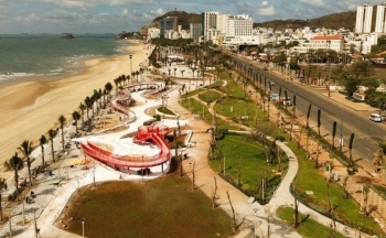 Bãi Sau Vũng Tàu ‘chạy nước rút’ đón khách dịp lễ 30/4-1/5