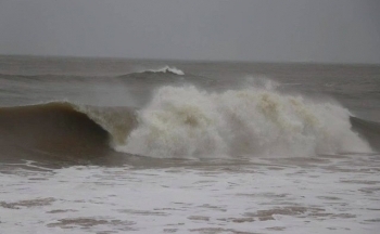 Thời tiết biển hôm nay 26/4/2025: Nam Biển Đông có mưa, dông