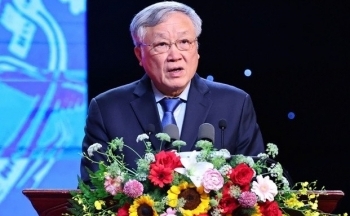 Phó Thủ tướng Thường trực Nguyễn Hòa Bình kỳ vọng công nhân dẫn đầu kỷ nguyên số