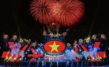 Sầm Sơn rực rỡ đêm khai mạc Lễ hội du lịch biển năm 2025