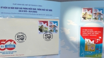 Khai trương Trung tâm báo chí và phát hành bộ tem đặc biệt chào mừng 30/4