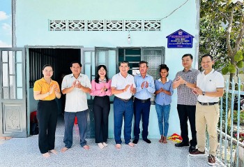 Petrolimex Sài Gòn và huyện Nhà Bè bàn giao 2 căn nhà cho hộ cận nghèo