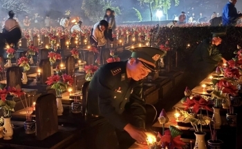 Ấm áp những ngọn nến tri ân các Anh hùng liệt sĩ