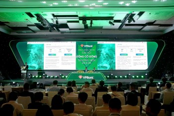Cổ đông VPBank thông qua kế hoạch lợi nhuận tỷ đô