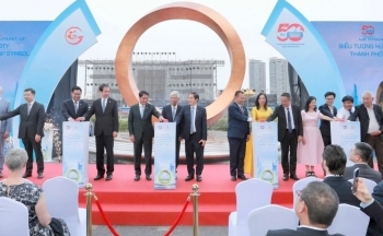 Khánh thành Biểu tượng Hữu nghị Quốc tế mừng chiến thắng 30/4