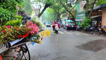 Thời tiết hôm nay 30/4: Mưa rào và dông tại Bắc Bộ