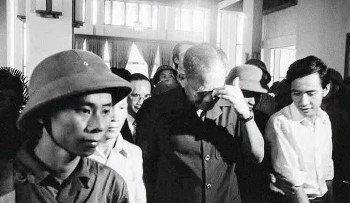 Hai chứng nhân lịch sử có mặt tại Dinh Độc Lập trưa 30/4/1975 nói gì sau 50 năm?