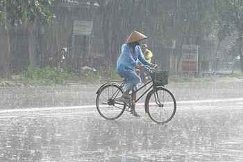 Thời tiết hôm nay 1/5: Bắc Trung Bộ có mưa rào