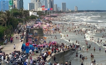 Vũng Tàu đón khoảng 233.000 lượt khách tắm biển trong 3 ngày nghỉ lễ