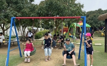 Du lịch hay ‘trốn phố’ về quê: Người Việt chọn gì?