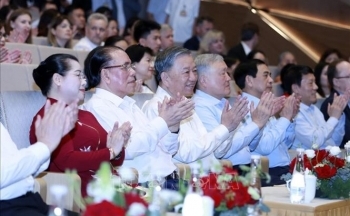 Tổng Bí thư Tô Lâm dự chương trình nghệ thuật 'Bài ca chiến thắng'