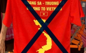 Vụ bán áo in thiếu Hoàng Sa, Trường Sa: Lỗ hổng không chỉ từ chợ