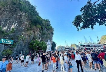 Hơn 1,1 triệu lượt du khách đến Quảng Ninh dịp nghỉ lễ